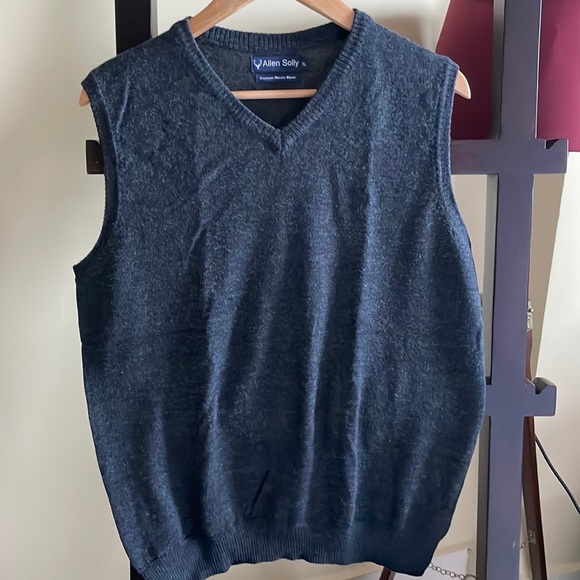 Allen Solly Premium Merino blend wool sleeveless sweater - Picture 3 of 5